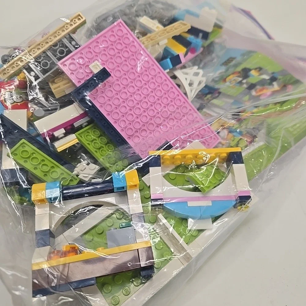 Lot of‎ Mixed Lego Friends plus more Pastel colors With Figures 1 Pound 11 Oz